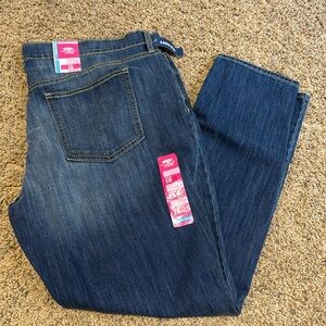Women’s Old Navy skinny jeans, size 18, NWT